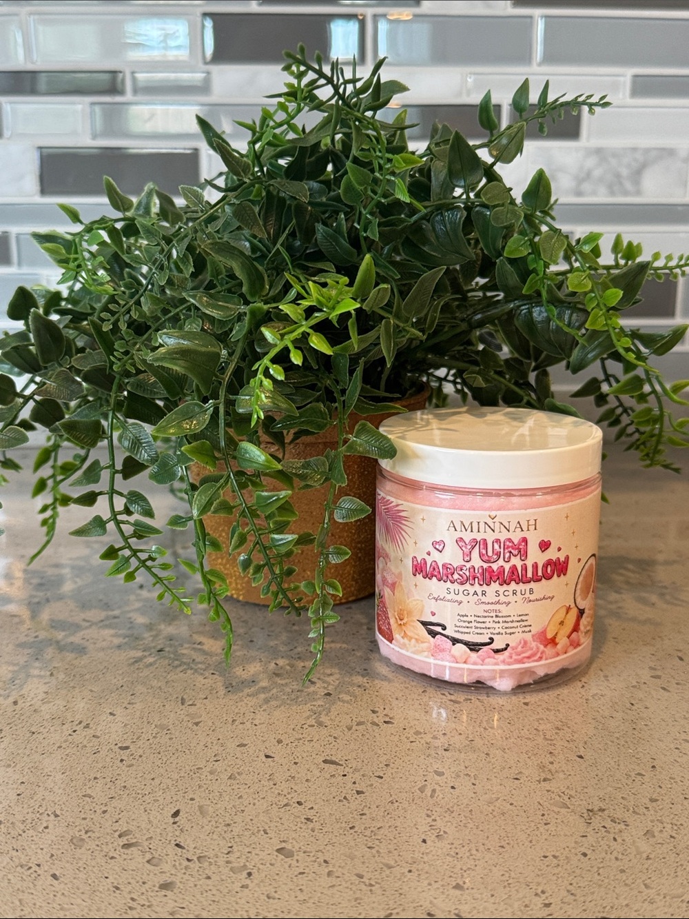 AMINNAH - YUM MARSHMALLOW SUGAR SCRUB